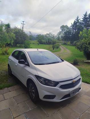 CHEVROLET ONIX 1.4 MPFI ACTIV 8V FLEX 4P AUTOMÁTICO CHEVROLET ONIX 1.4 MPFI ACTIV 8V FLEX 4P AUTOMÁTICO
